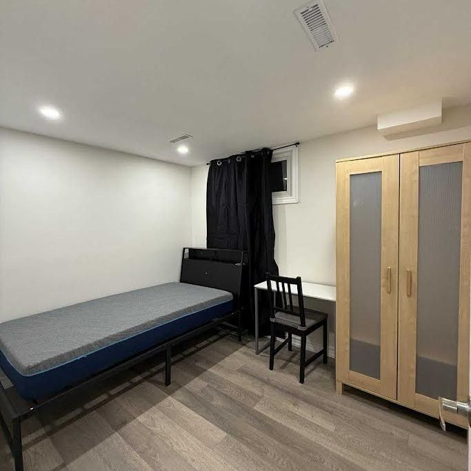 For Lease - 4050 Dunmow Crescent, Mississauga, Ontario - Photo 1