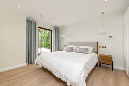 3 bedroom flat to rent - Photo 4