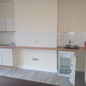 1 bedroom house of multiple occupation to rent - Photo 2