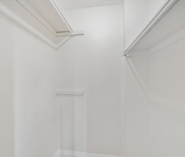 For Lease - 232 Kozlov Street, Barrie, Ontario - Photo 2