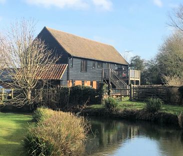 Newarks Barn – Three Bedrooms Detached Barn To Rent in Good Easter - Photo 6