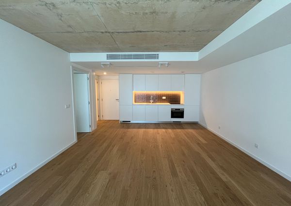Apartamento T1 no empreendimento DOCA Praia da Barra.