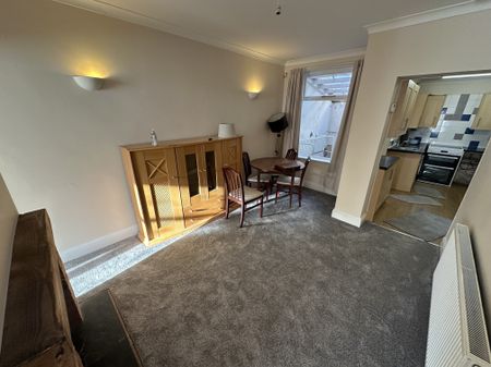 Trafalgar Square, Great Yarmouth - Photo 2