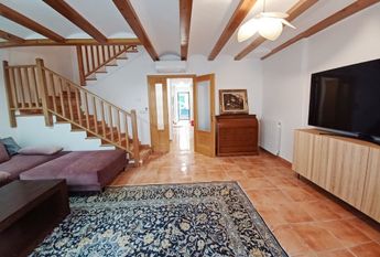 FOR RENT: SPACIOUS AND ELEGANT 4-BEDROOM BUNGALOW FOR LONG TERM