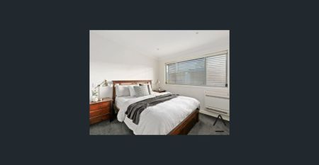 Modern Alexandria terrace maximising light and space - Photo 4