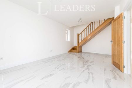 4 bedroom bungalow to rent - Photo 2