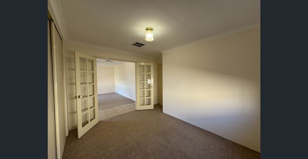 Spacious 4x2 Family Home in Popular Meadow Springs - Photo 1