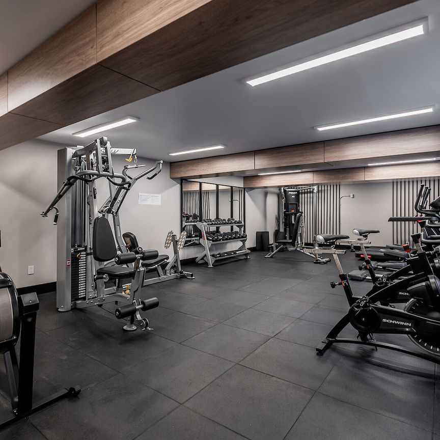 5311 Sherbrooke Street West - Photo 1