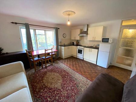 Kingswood Court, Woking - 1 bedroomProperty for lettings - Seymours - Photo 3