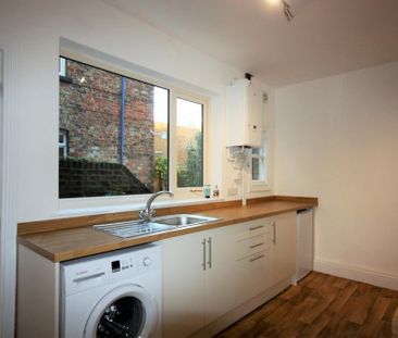 2 bedroom terraced house to rent - Photo 5
