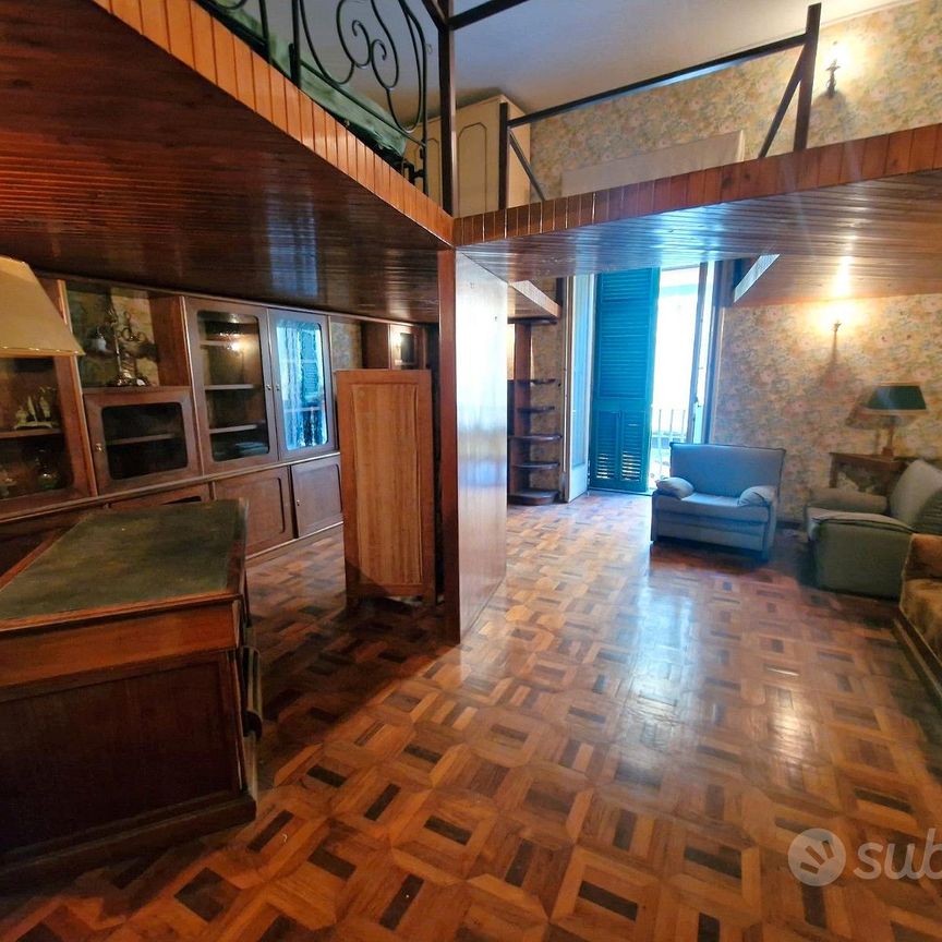 Quadrilocale in Via Chiaia - Photo 1