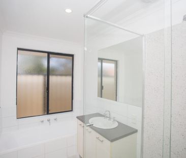 Modern Family Living in Prime Somerly Location with Solar Battery - Photo 5