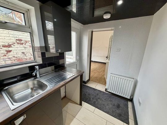 2 bedroom terraced house to rent - Photo 1