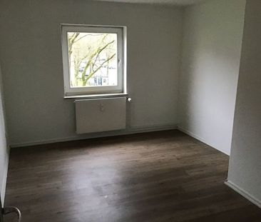 Renovierte 2,5-Zimmer-Wohnung mit Balkon auf Marli, zu sofort! - Foto 1