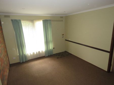 SINGLE BEDROOM UNIT IN WELL MAINTAINED COMPLEX. - Photo 4