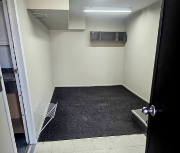 For Lease - 215 Roberts Road Unit# upper back, Grimsby, Ontario - Photo 2