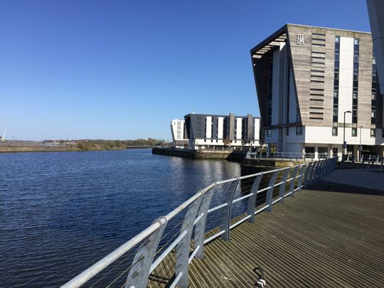 The Deck, Mersey Road, Runcorn - Photo 1