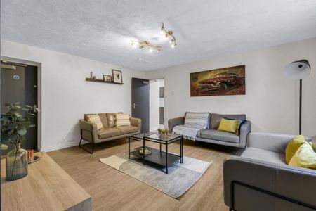 1 bedroom in a house share to rent - Photo 3