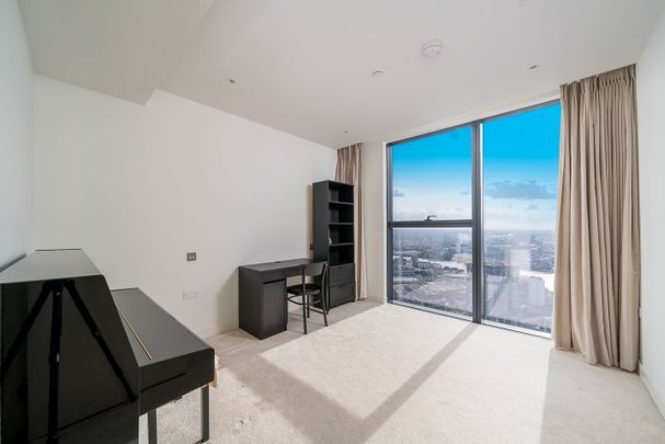 3 Bed Flat, Hampton Tower, E14 - Photo 1