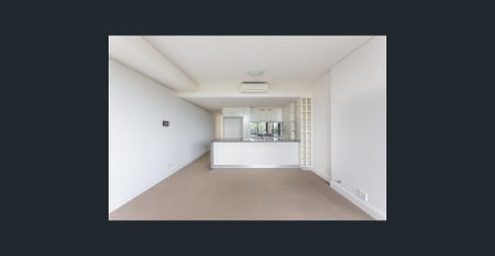 Elegant one bedroom apartment in 'Skyline' building - Photo 3