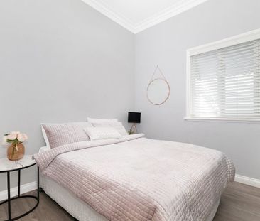 Luxuriously Executive Family Home in Prime Coorparoo Location - Photo 3