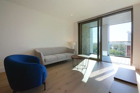 Prince of Wales Drive London SW11 - Photo 2