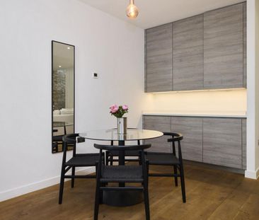 3 bedroom flat to rent - Photo 4