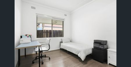 Stunning 4-Bedroom Family Home with Pool in Strathfield - Photo 2