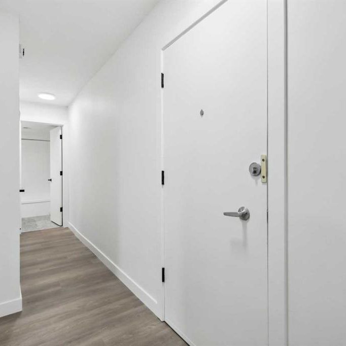 407, 110 24 Avenue SW - 1 - Photo 1