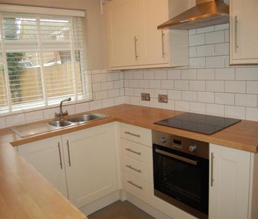 3 bedroom semi-detached house to rent - Photo 3