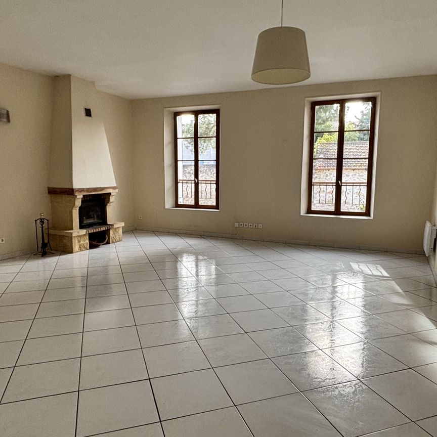 Location Appartement 3 pièces 79m² LAMBESC 13410 - Photo 1