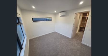 STYLISH LUXURY LIVING! - Photo 2