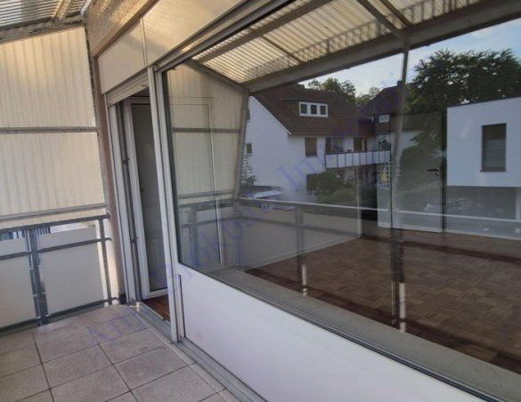 Modernisiert, zentral, ruhig, kl. Garage, 3- bis 4-Zimmer mit Balkon, Obergeschoss in einem Zweifamilienhaus - Photo 1