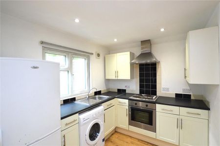 Studio to rent - Photo 2