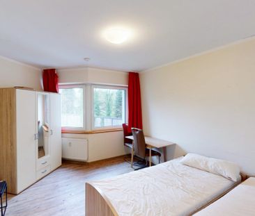 Möbliertes WG-Zimmer in zentraler Lage für Studenten und Azubis *Fr... - Photo 1