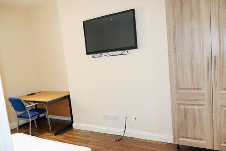 1 bedroom in a house share to rent - Photo 5