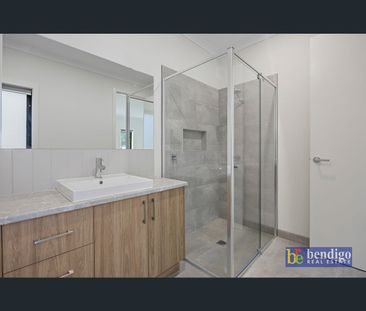 3/7 Glencoe St, Kennington, Vic 3550 - Photo 2