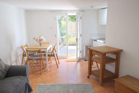 1 bedroom semi-detached house to rent - Photo 2