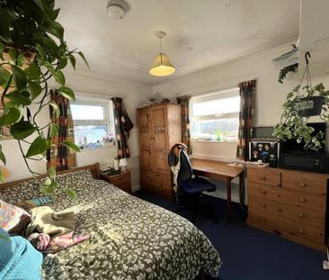 5 bedroom end of terrace house to rent - Photo 4