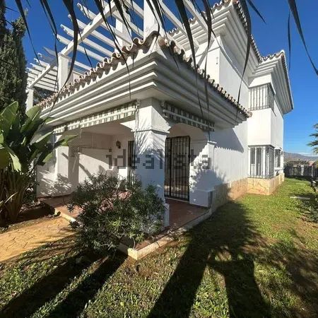 Alquiler de chalet pareado en Calle Mijas del Faro - Photo 1