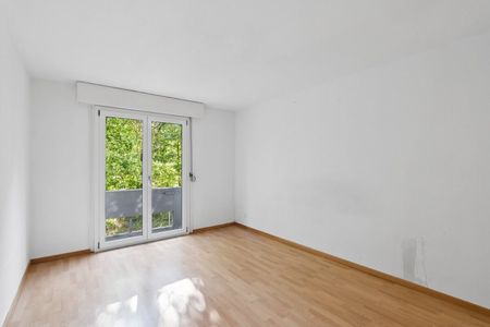 Luminous and modern 4.5-room apartment with a beautiful view in Bellach Special offer: the first net rent free - Photo 2