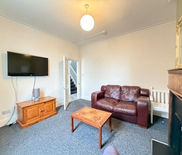 3 bedroom end of terrace house to rent - Photo 1