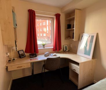Large Standard Double Ensuite - Photo 5