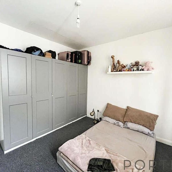 Barking Road | Plaistow |, E13 - Photo 1