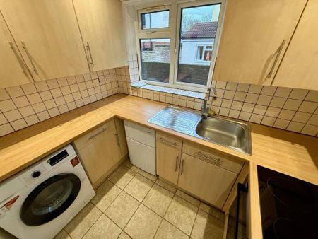 2 bedroom flat to rent - Photo 5