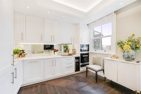 Elegant Third Floor Apartment with Terrace in Kensington - Photo 5