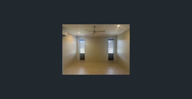 Large Executive Style - 4 Bedroom + Study – Media Room - Photo 1