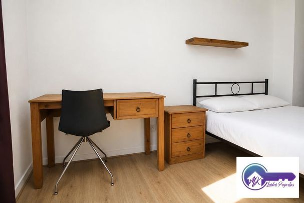 1 Bedroom Room in Flat Share To Rent - Photo 1