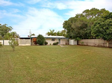 CABOOLTURE - CENTRAL & YARD - Photo 3