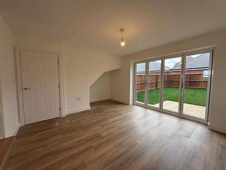 3 bedroom terraced house to rent - Photo 2